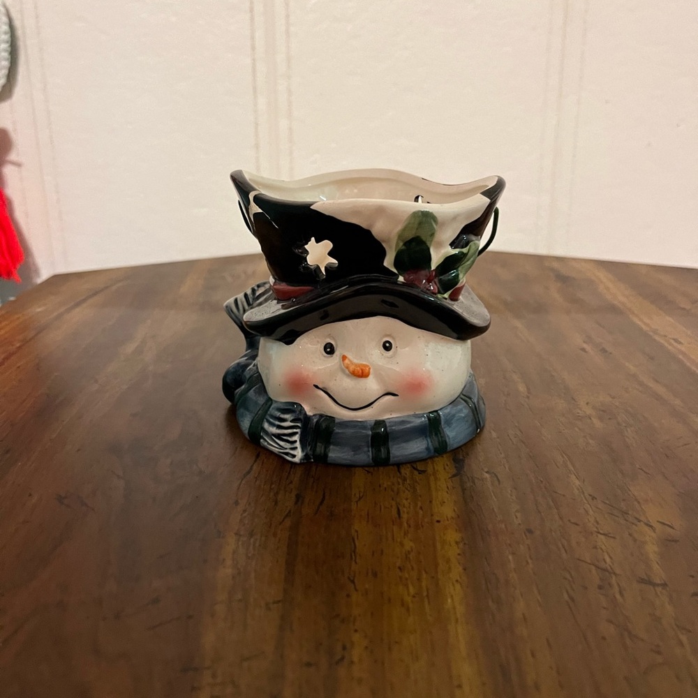Snow Man Bucket - Picture 2 of 3